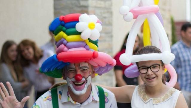 lufihajtogató bohóc Kalocsaán gyerekzsúron